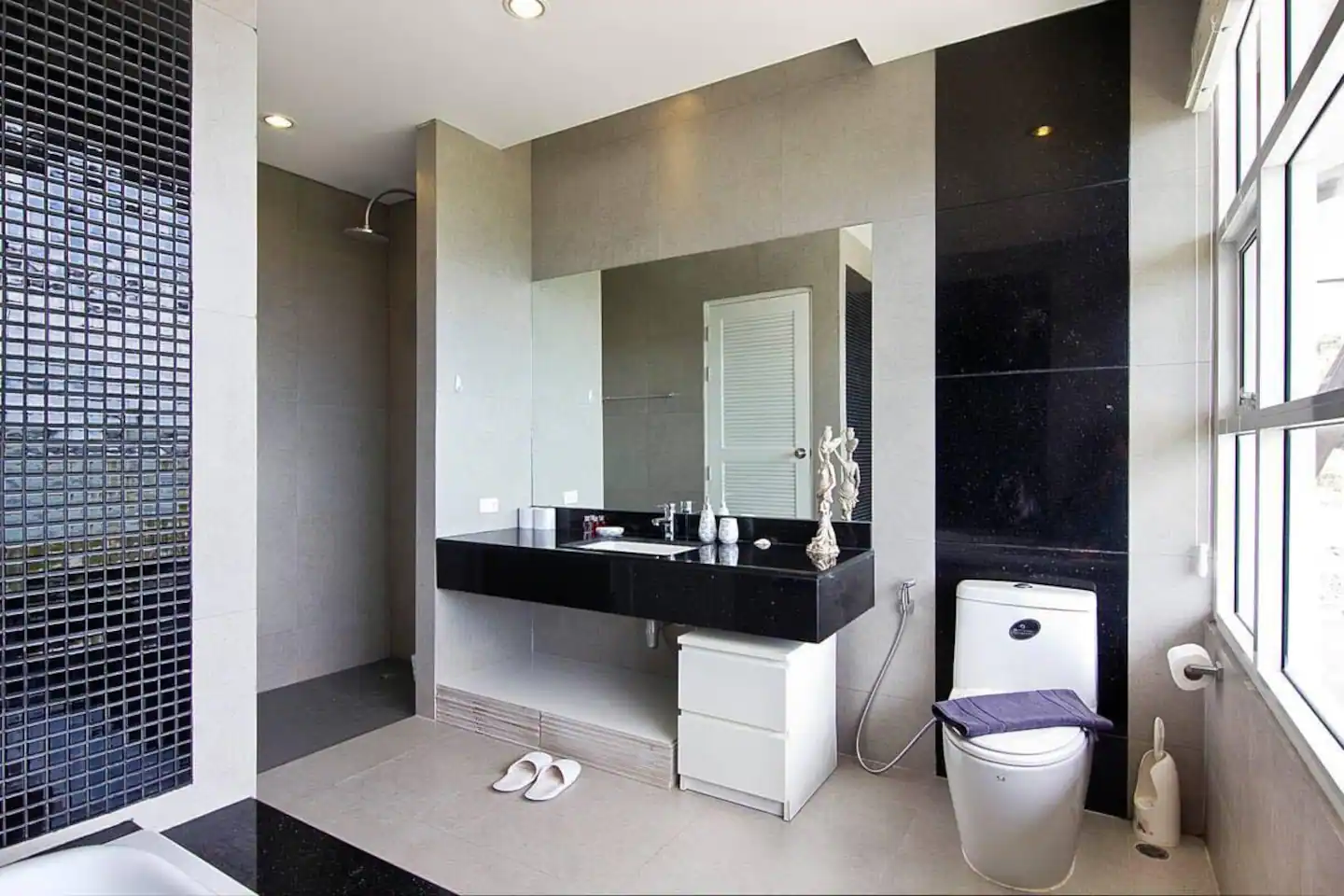 Master_Bathroom1 Komdominium – The Bay – apartament – A31